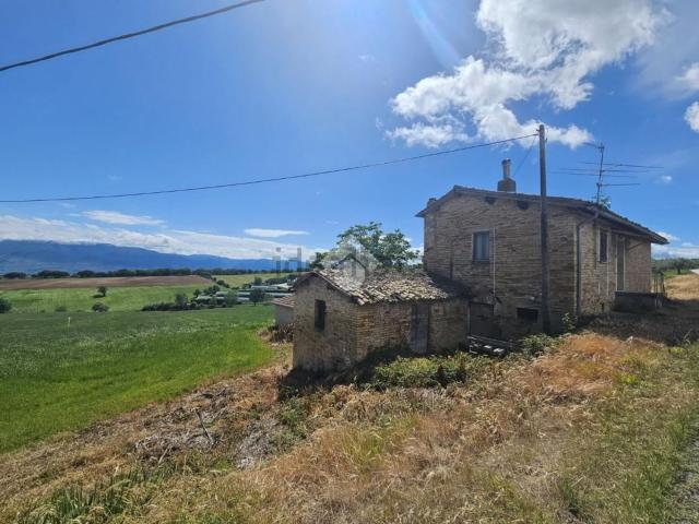 Rustici e casali in vendita di 180 m²