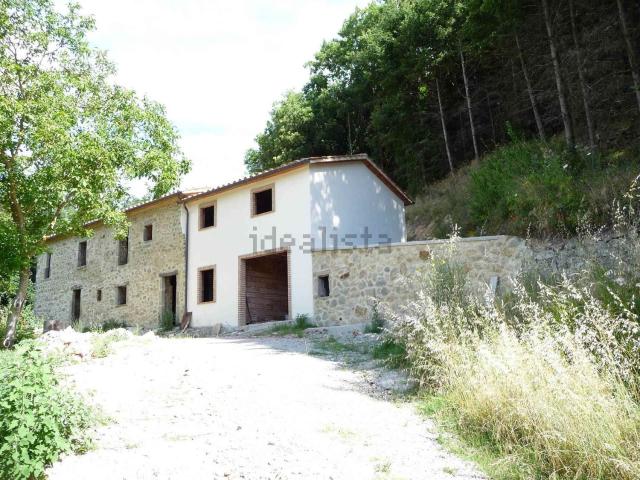 Rustici e casali in vendita di 180 m²