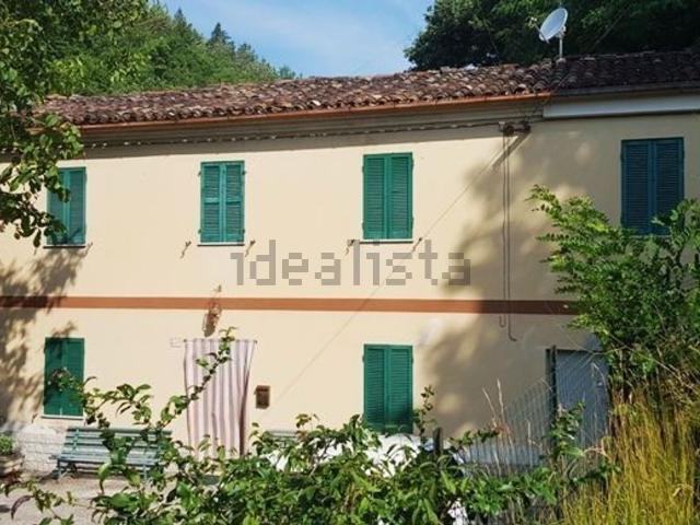 Rustici e casali in vendita di 180 m²