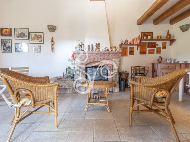 Rustici e casali in vendita di 180 m² in Contrada Fiumara