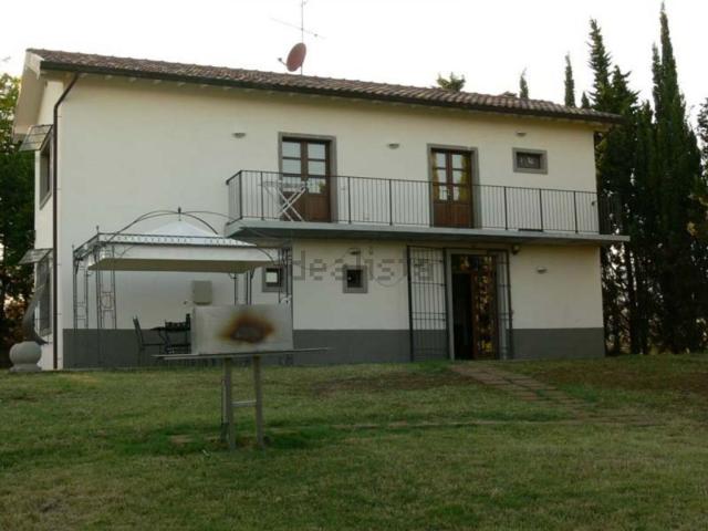 Rustici e casali in vendita di 180 m² in Corso Roma