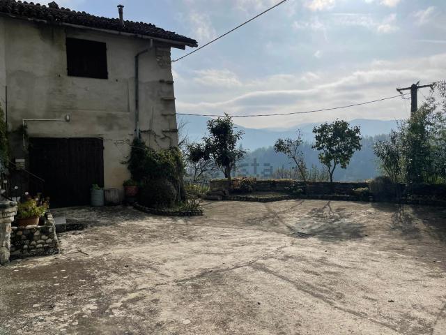 Rustici e casali in vendita di 180 m² in Località Gazzoli