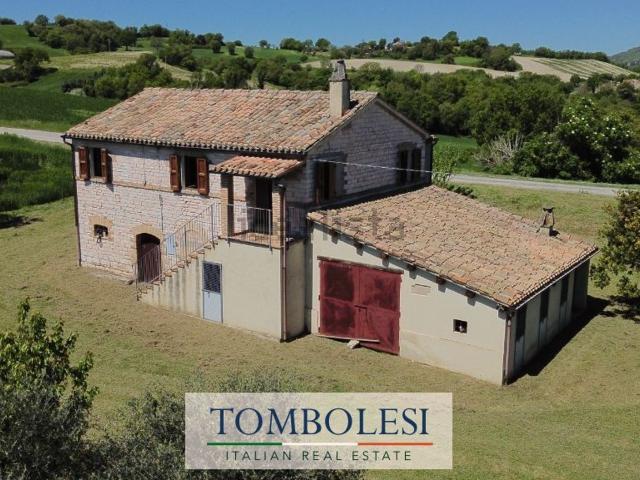 Rustici e casali in vendita di 180 m² in Strada Provinciale