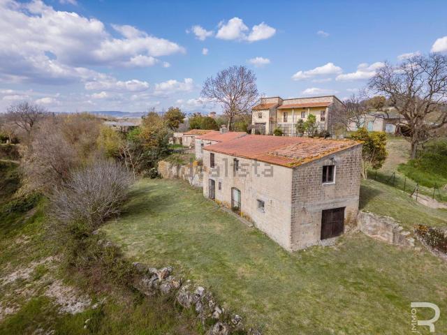 Rustici e casali in vendita di 180 m² in Strada Regionale 74 Maremmana