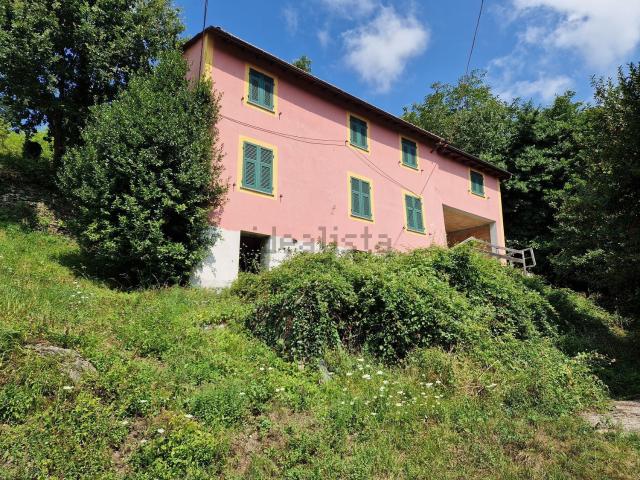 Rustici e casali in vendita di 180 m² in Via Alpicella, 3