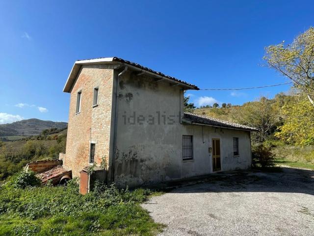 Rustici e casali in vendita di 180 m² in Via Bocca Trabaria Ovest