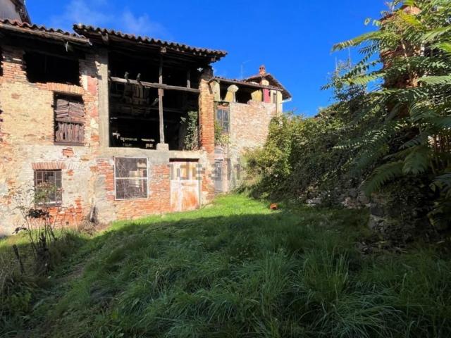 Rustici e casali in vendita di 180 m² in Via Bona