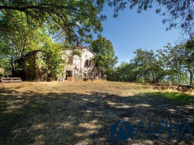 Rustici e casali in vendita di 180 m² in Via Casalbono
