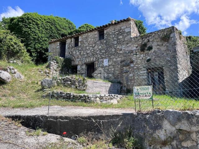Rustici e casali in vendita di 180 m² in Via COLLEGROSSO, 1
