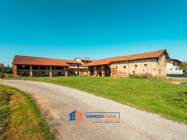 Rustici e casali in vendita di 180 m² in Via del Sale, 16