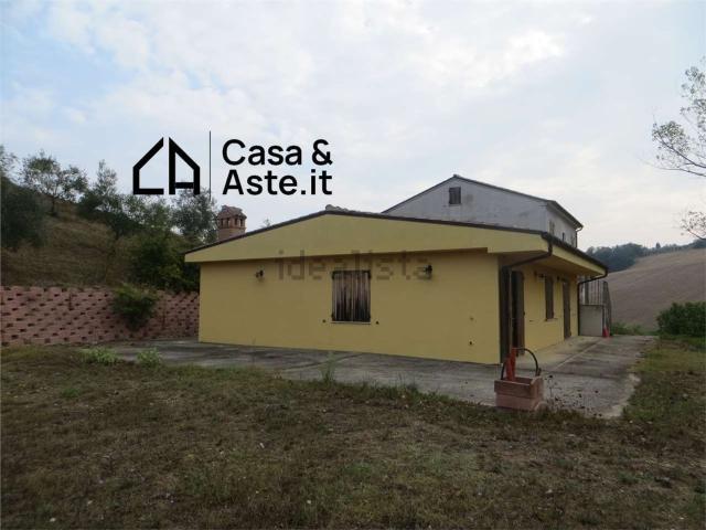 Rustici e casali in vendita di 180 m² in Via Panette