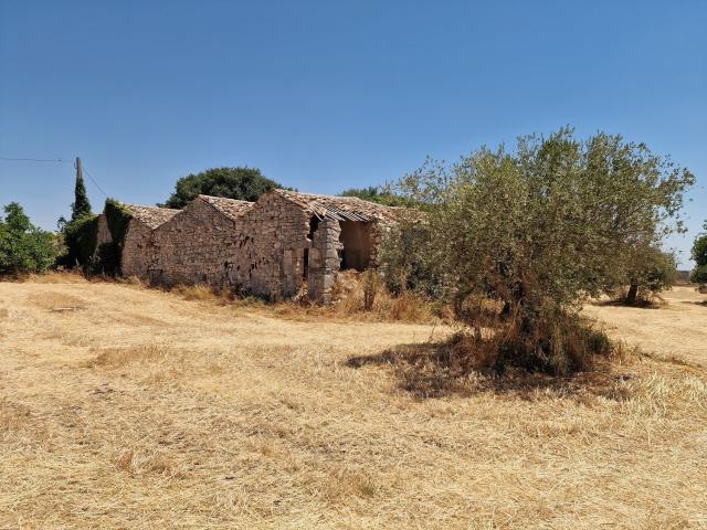 Rustici e casali in vendita di 180 m² in Via Rocciola Scrofani, 135