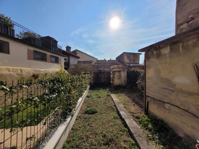 Rustici e casali in vendita di 180 m² in Via Torre