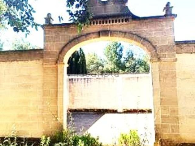 Rustici e casali in vendita di 180 m² in Via Vecchia Ceglie, 375