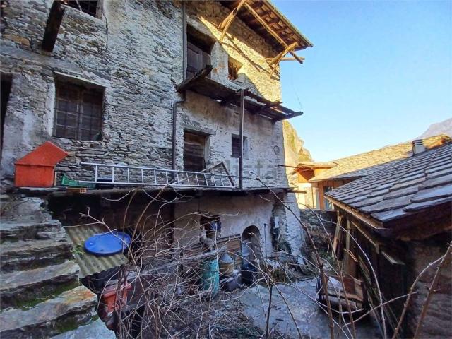 Rustici e casali in vendita di 180 m² in Via Vittorio Emanuele II, 24