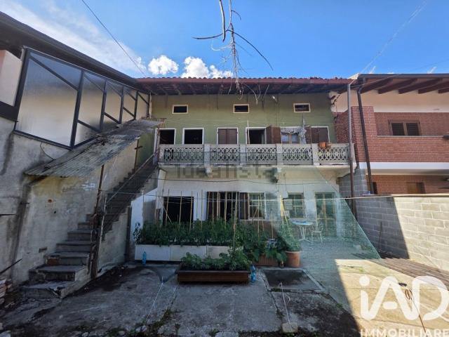 Rustici e casali in vendita di 180 m² in Vicolo Fiorina, 3