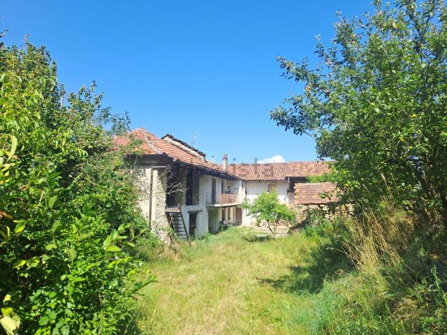 Rustici e casali in vendita di 181 m² in Strada Bergolo