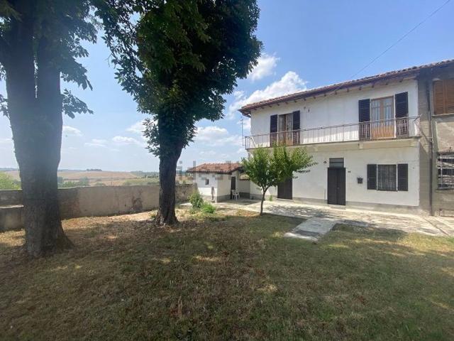 Rustici e casali in vendita di 182 m² in Via Roma