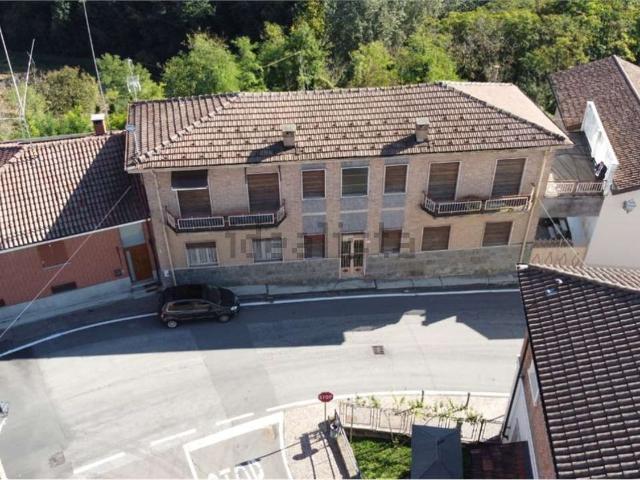 Rustici e casali in vendita di 182 m² in Via Roma, 19