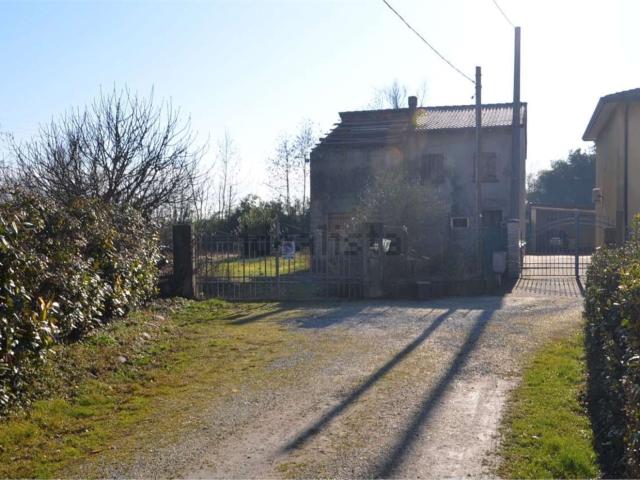 Rustici e casali in vendita di 194 m² in Via Pontealto