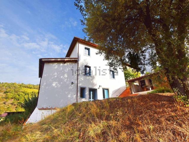 Rustici e casali in vendita di 195 m²