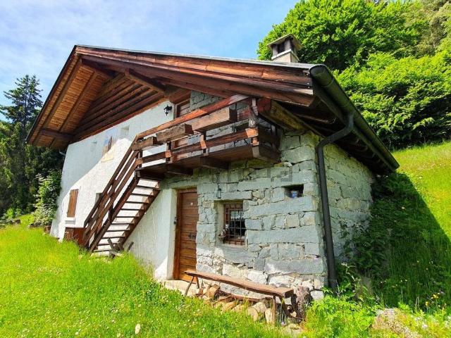 Rustici e casali in vendita di 198 m² in Località Villa Rendena