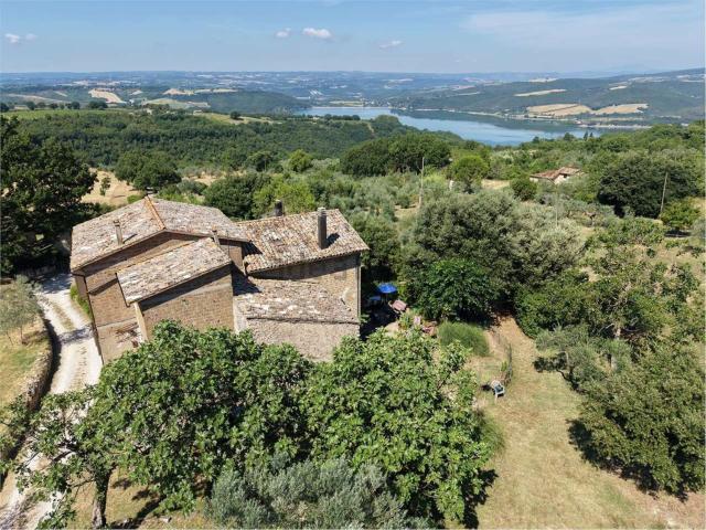 Rustici e casali in vendita di 190 m²