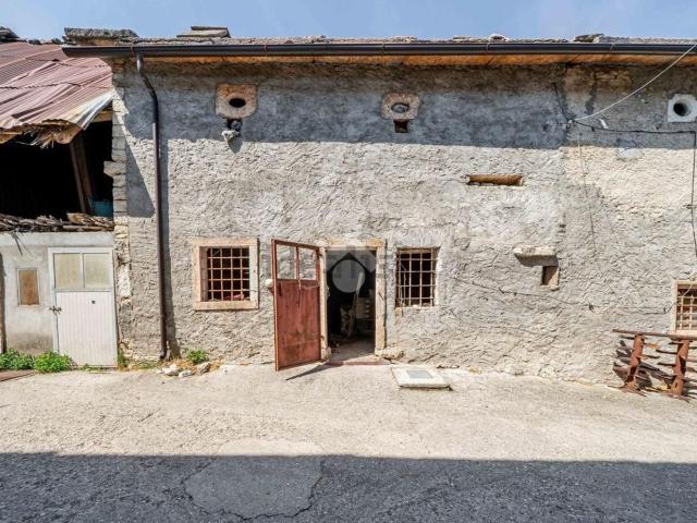 Rustici e casali in vendita di 190 m² in Contrada Valle
