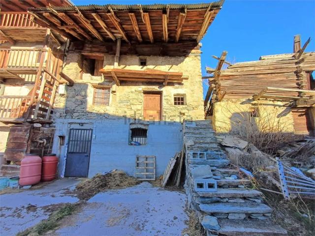 Rustici e casali in vendita di 190 m² in Località Arbaz