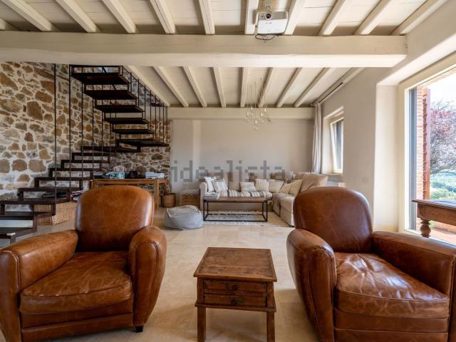Rustici e casali in vendita di 190 m² in Via dello Spedale
