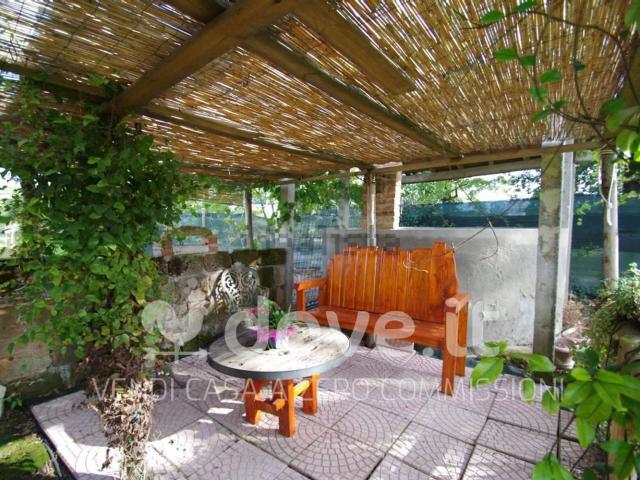 Rustici e casali in vendita di 190 m² in Via di Torrita