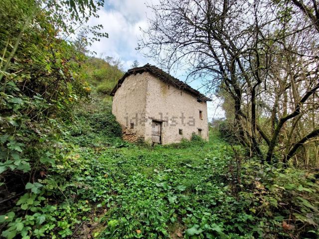 Rustici e casali in vendita di 2053 m² in Località Bont