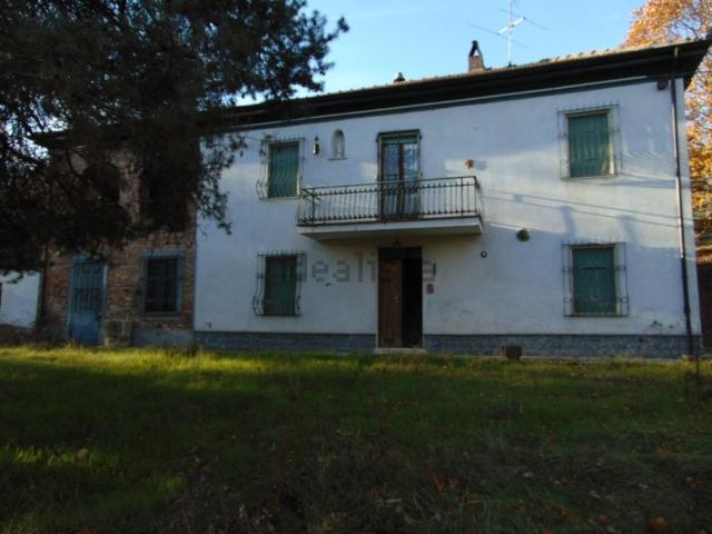 Rustici e casali in vendita di 205 m² in Via Cervino