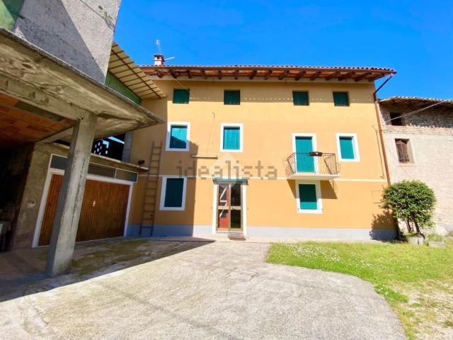 Rustici e casali in vendita di 208 m² in Via Monte Grappa, 5
