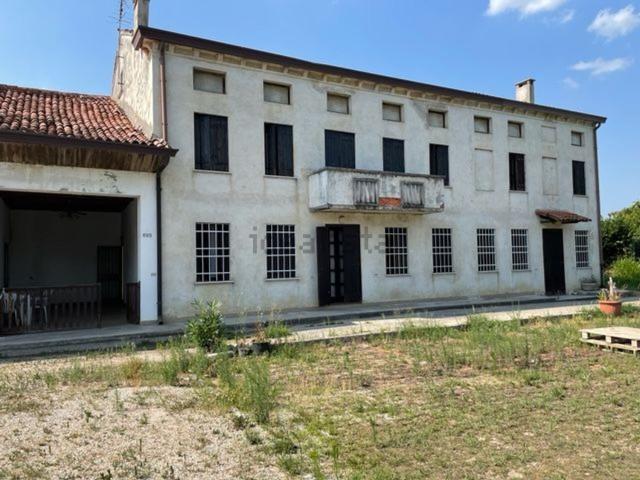 Rustici e casali in vendita di 2000 m² in Strada di Casale