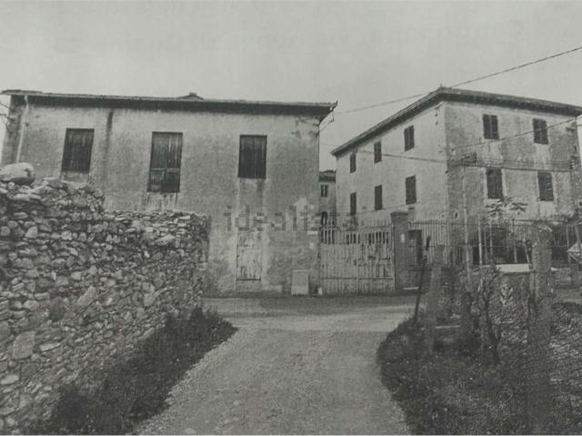 Rustici e casali in vendita di 2000 m²