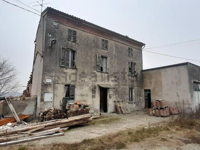 Rustici e casali in vendita di 200 m²