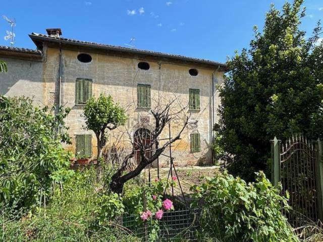 Rustici e casali in vendita di 200 m²