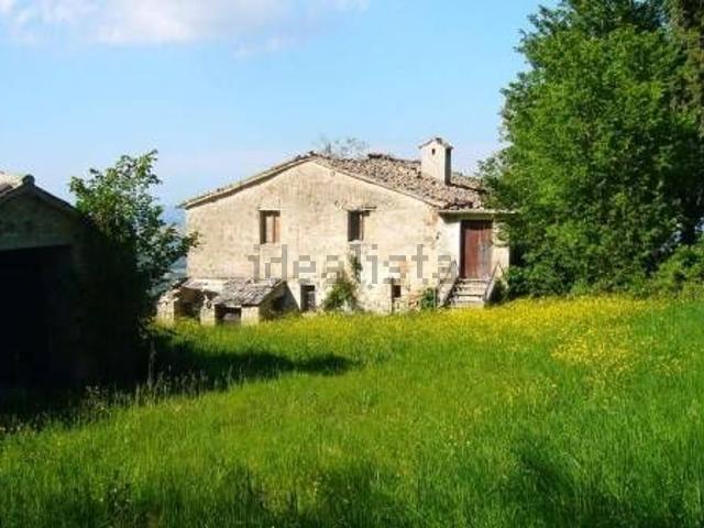 Rustici e casali in vendita di 200 m²