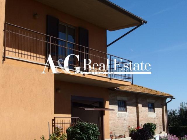 Rustici e casali in vendita di 200 m²