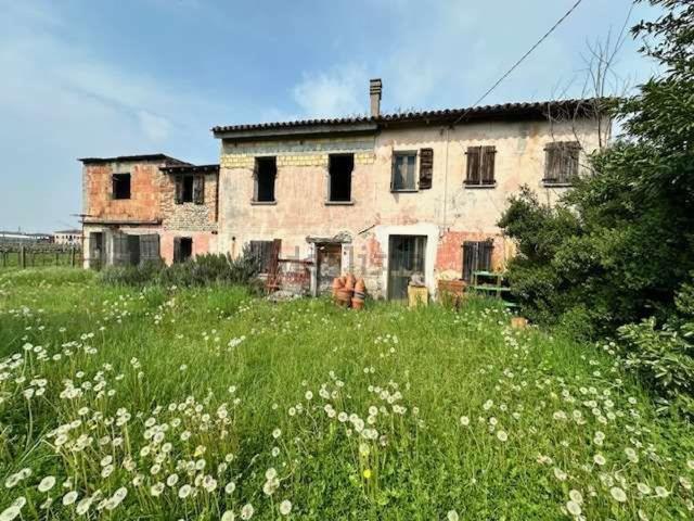Rustici e casali in vendita di 200 m²