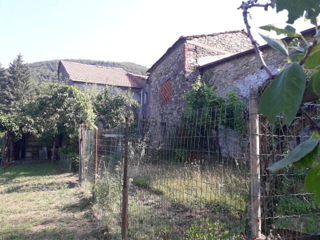Rustici e casali in vendita di 200 m²