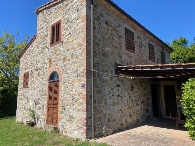 Rustici e casali in vendita di 200 m²