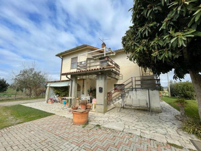 Rustici e casali in vendita di 200 m²