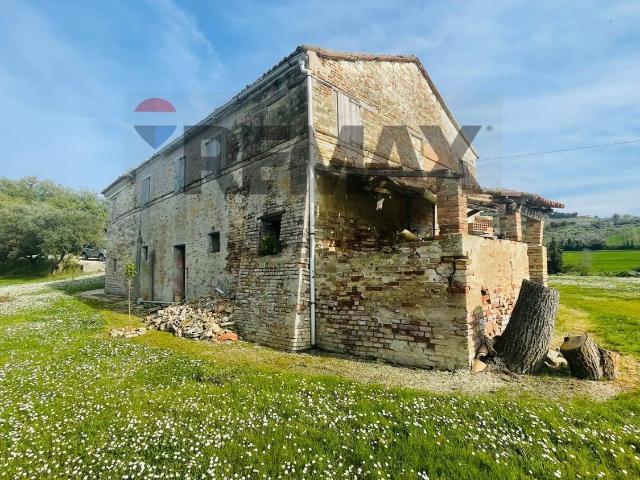Rustici e casali in vendita di 200 m²