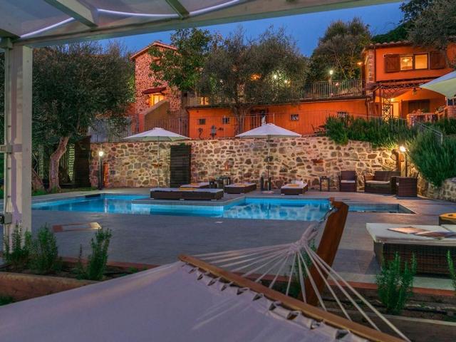 Rustici e casali in vendita di 200 m²