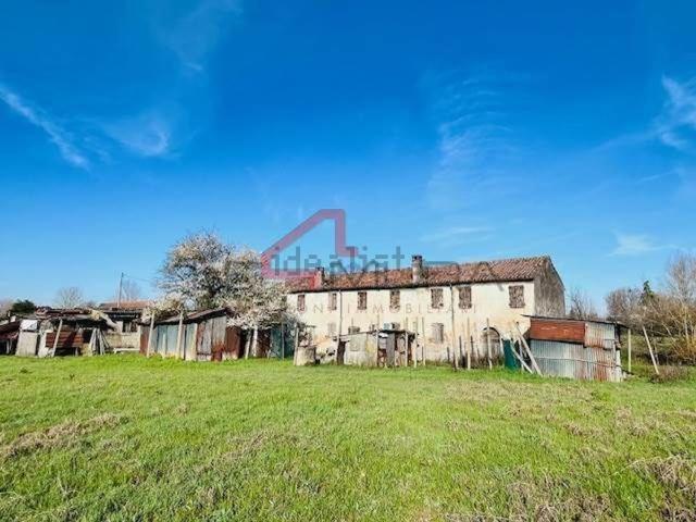 Rustici e casali in vendita di 200 m²