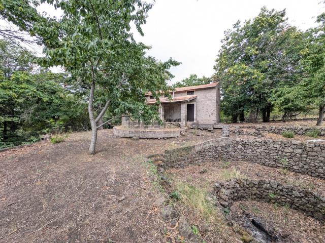 Rustici e casali in vendita di 200 m² in Contrada Principato Bosco