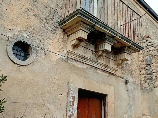 Rustici e casali in vendita di 200 m² in Contrada Tribastone