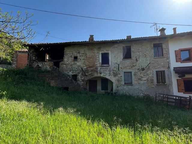 Rustici e casali in vendita di 200 m² in Frazione Magostino